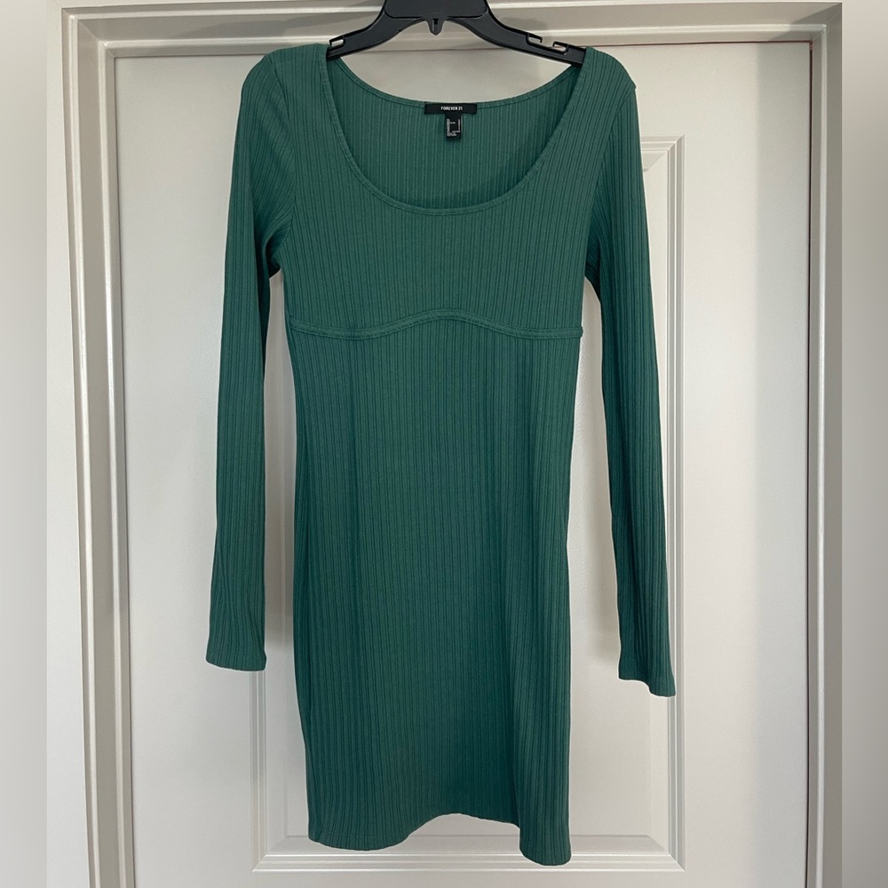 FOREVER 21 - Green Dress